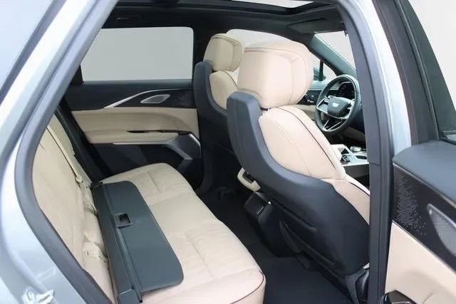 Used 2024 Cadillac Lyriq Luxury w/ Nappa Leather Package image 25