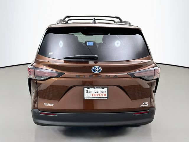 Used 2024 Toyota Sienna XLE w/ XLE Plus Package FWD image 6