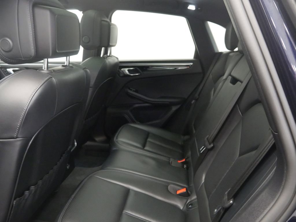 Certified 2023 Porsche Macan image 21