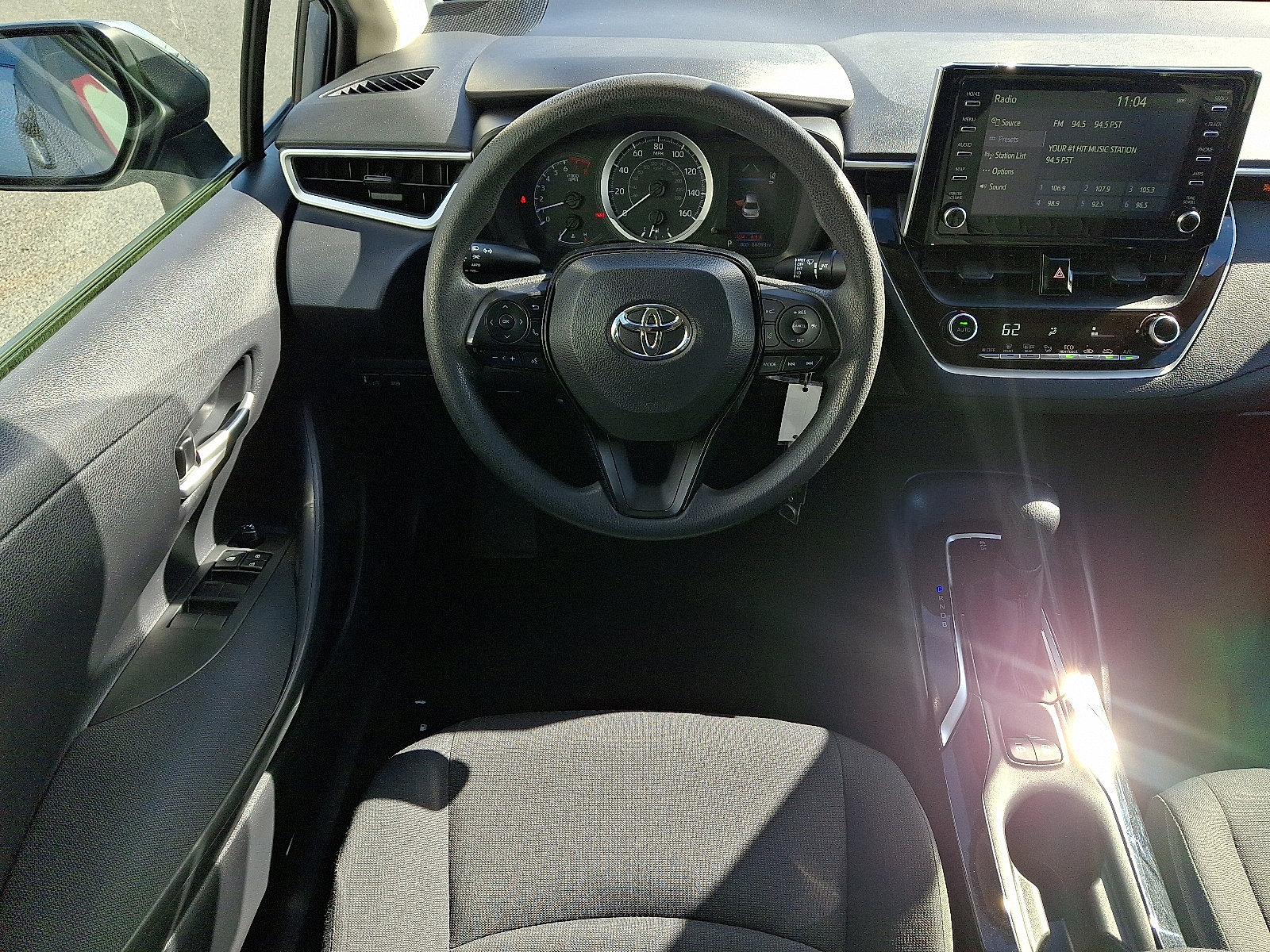 Used 2020 Toyota Corolla LE image 11
