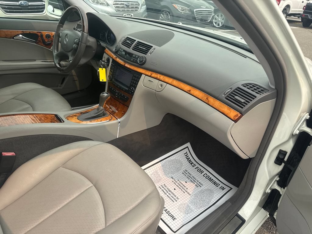 Used 2007 Mercedes-Benz E 350 4MATIC Sedan image 34