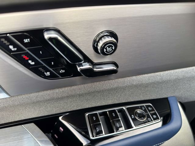 Used 2026 Cadillac Vistiq Premium Luxury image 17