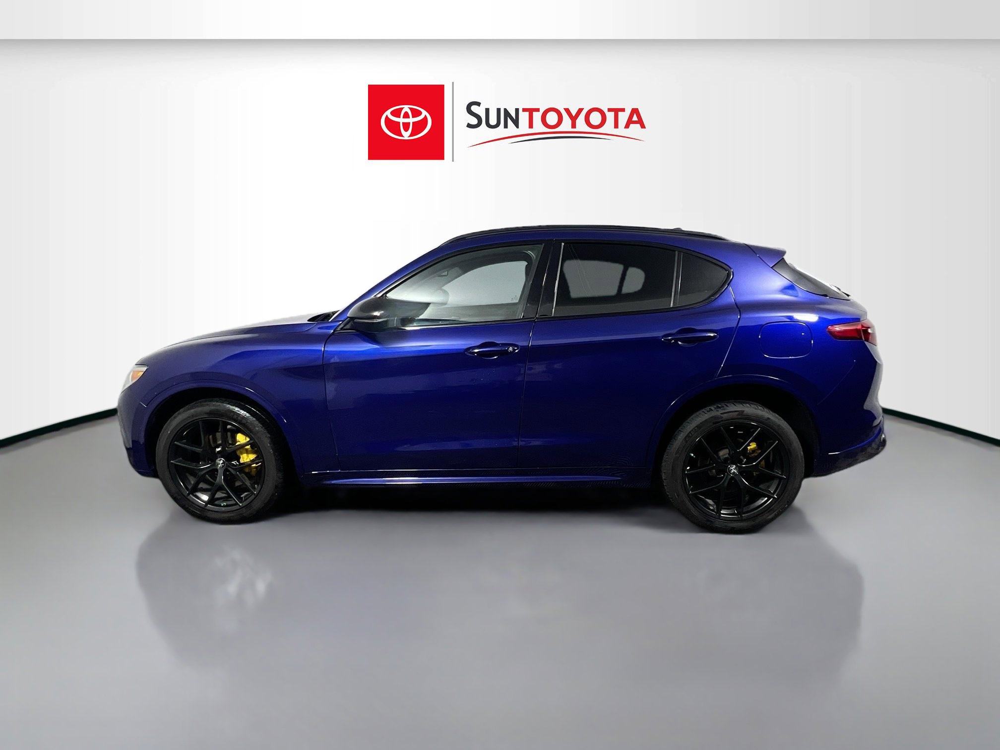Used 2021 Alfa Romeo Stelvio Ti w/ Nero Edizione AWD/4WD image 7