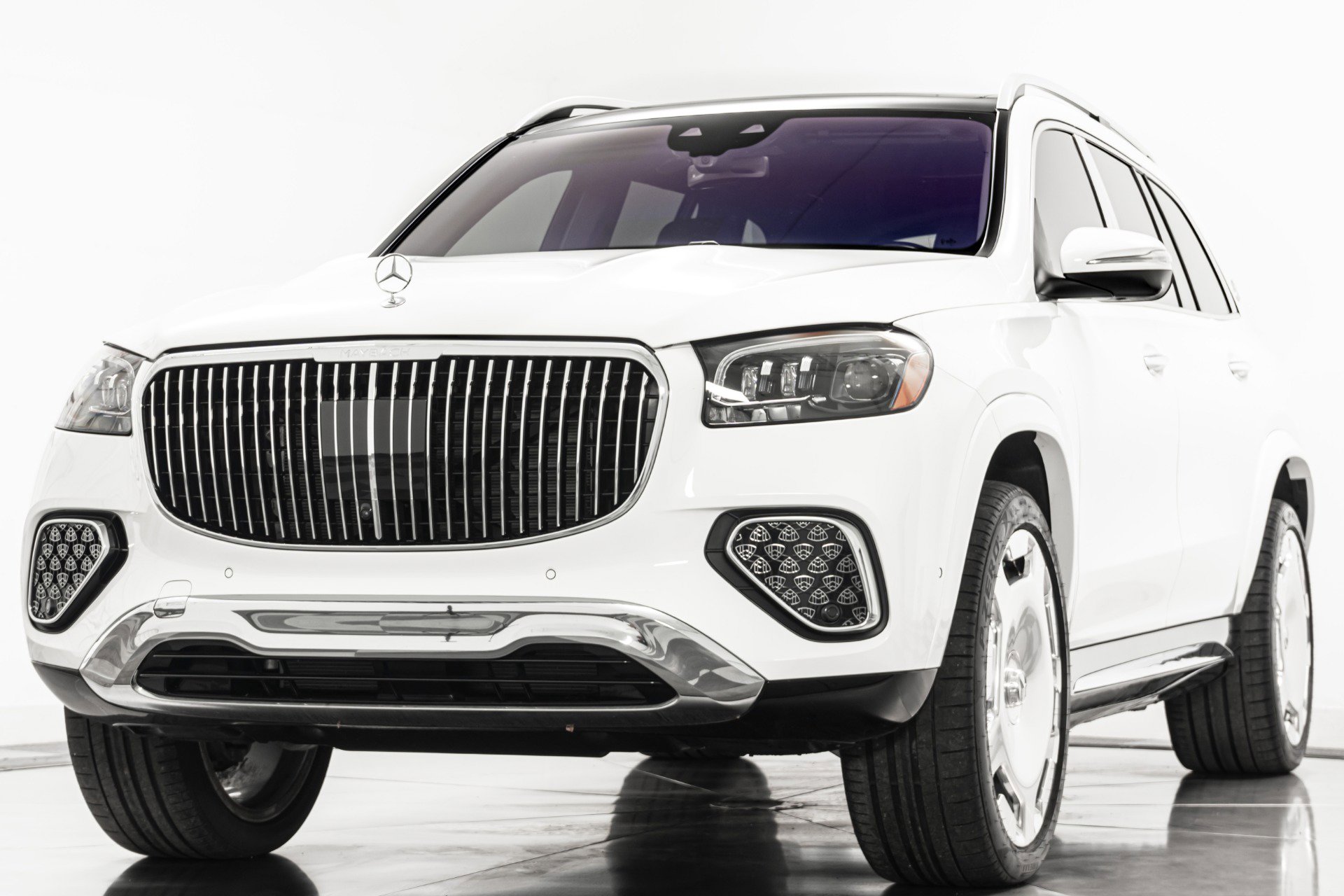 Used 2024 Mercedes-Benz Maybach GLS 600 4MATIC image 5