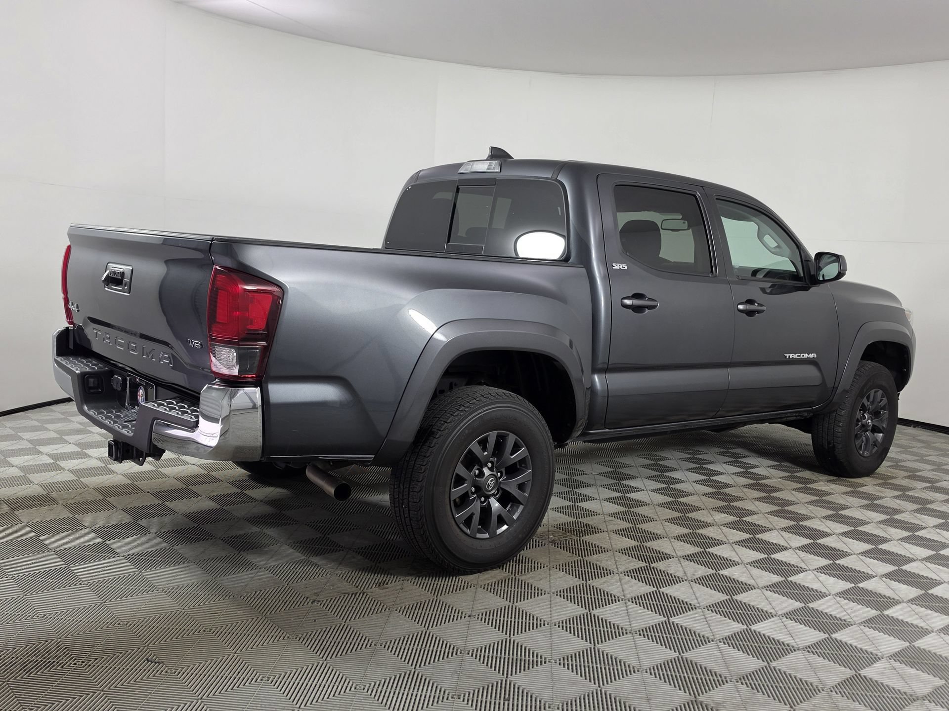 Used 2023 Toyota Tacoma SR5 AWD/4WD image 41
