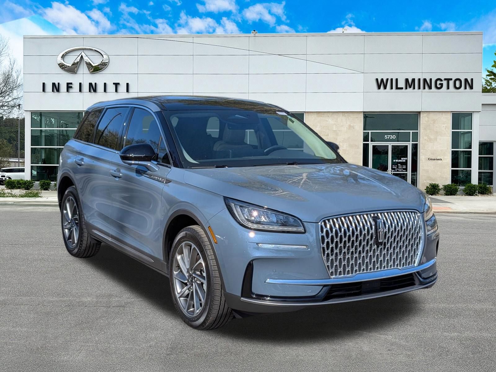 Used 2023 Lincoln Corsair FWD w/ Equipment Group 101A image 1