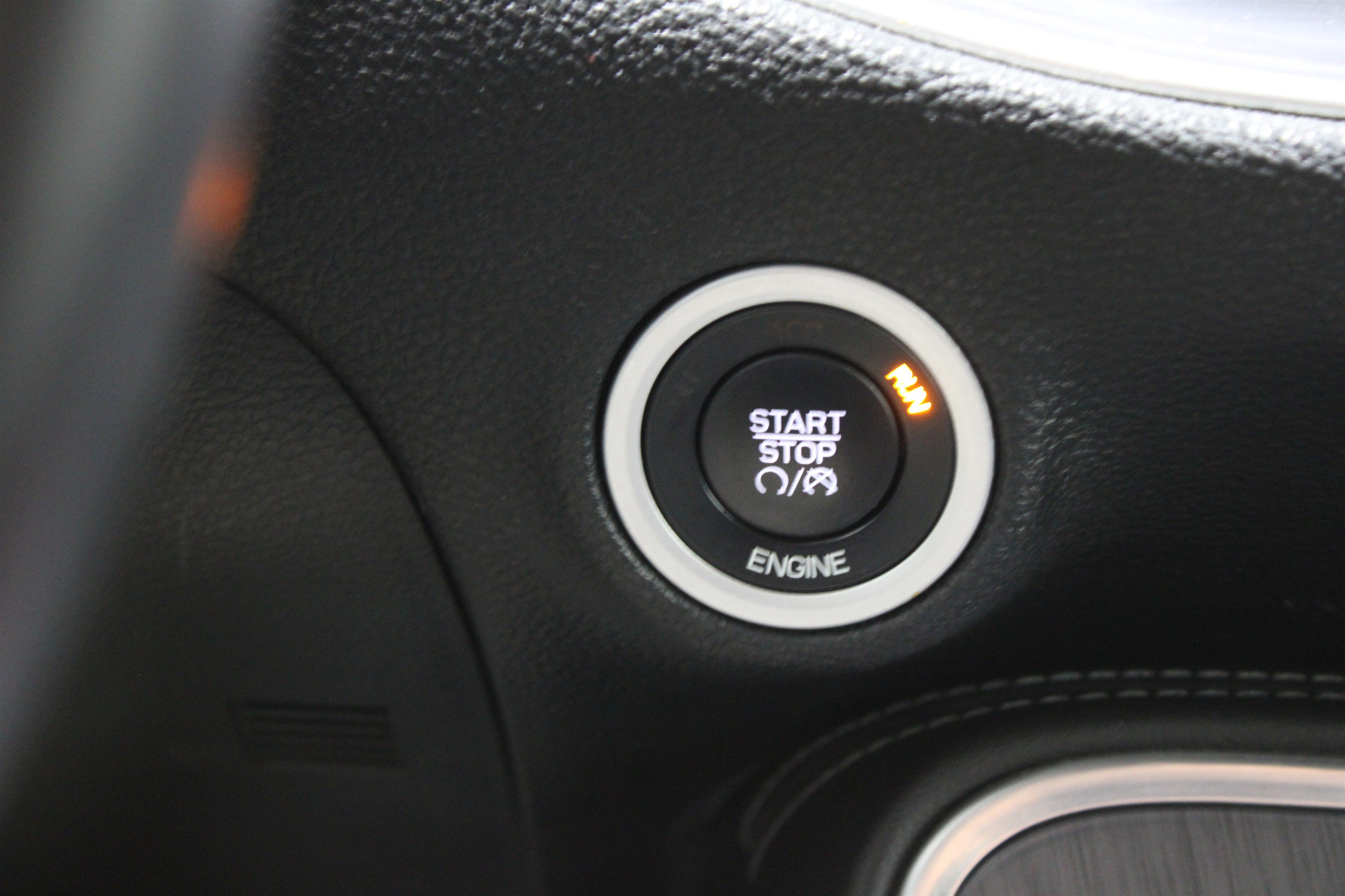 Used 2016 Dodge Challenger R/T image 15