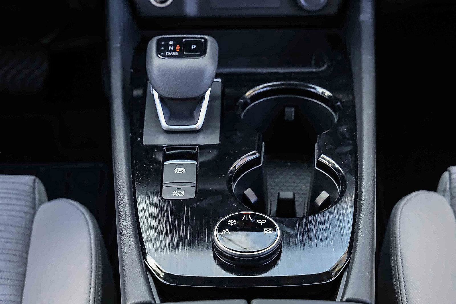 Used 2023 Nissan Rogue SV image 15