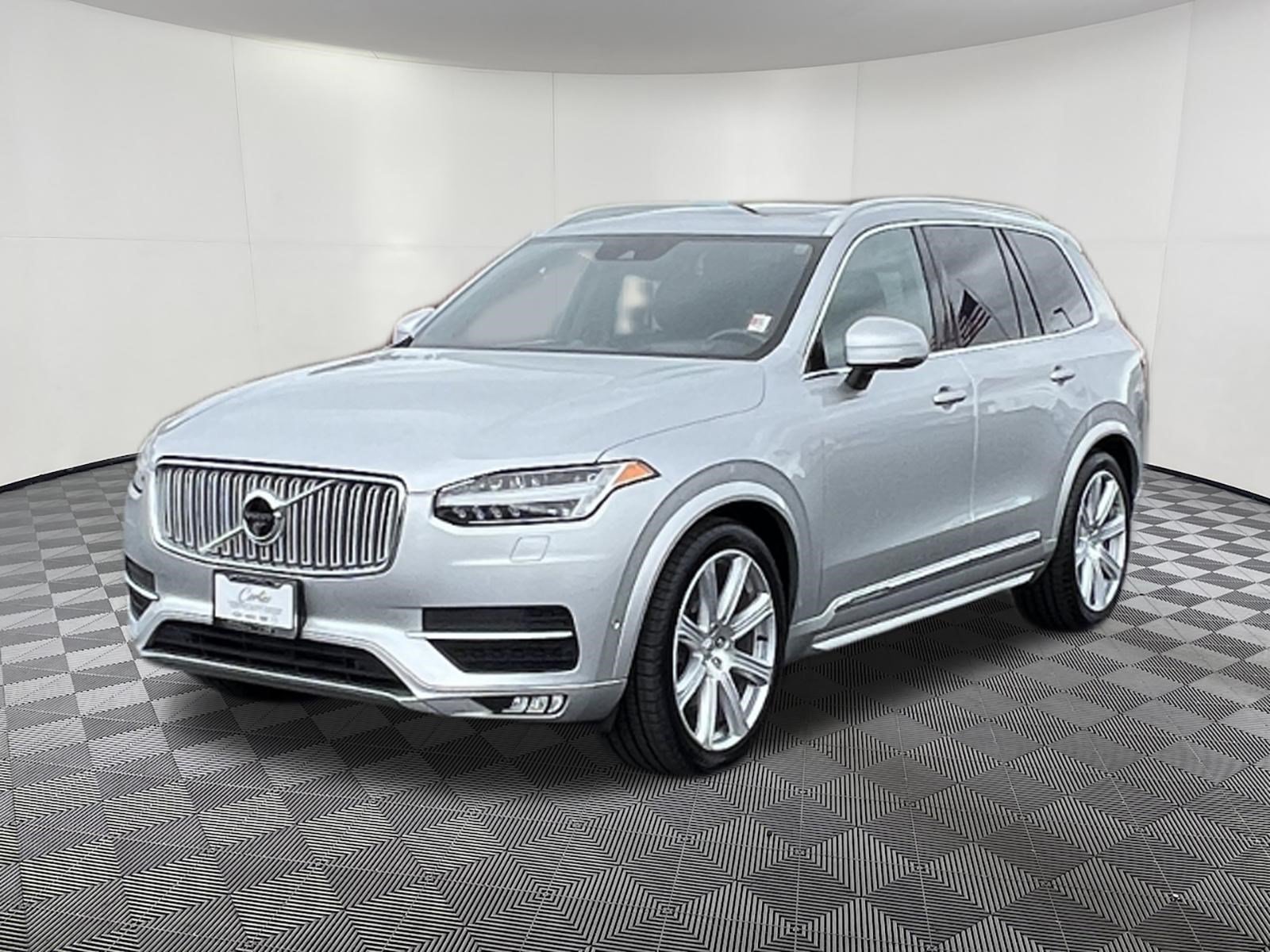 Used 2016 Volvo XC90 T6 Inscription w/ Vision Package AWD/4WD image 3