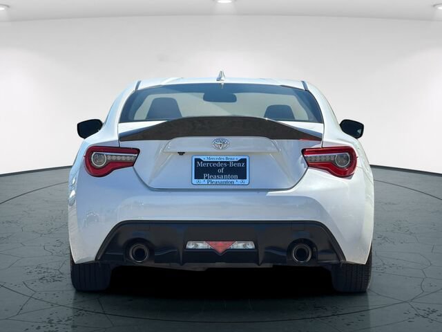 Used 2017 Toyota 86 RWD image 6