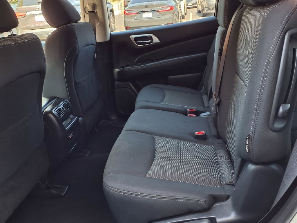 Used 2020 Nissan Pathfinder S FWD image 21