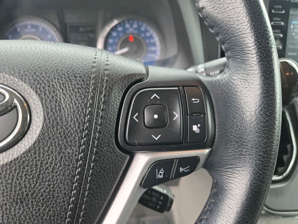 Used 2018 Toyota Sienna XLE w/ XLE Navigation Package FWD image 20