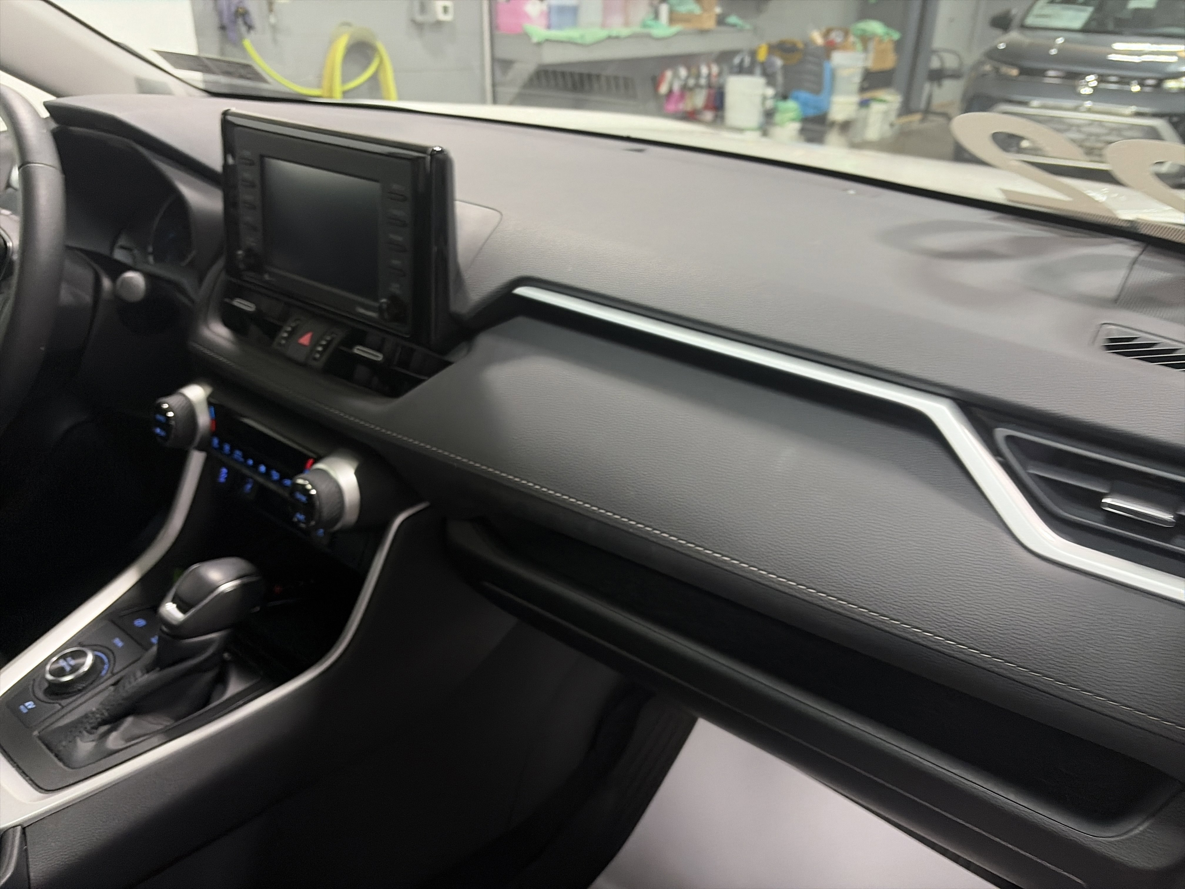 Used 2022 Toyota RAV4 XLE Premium image 35