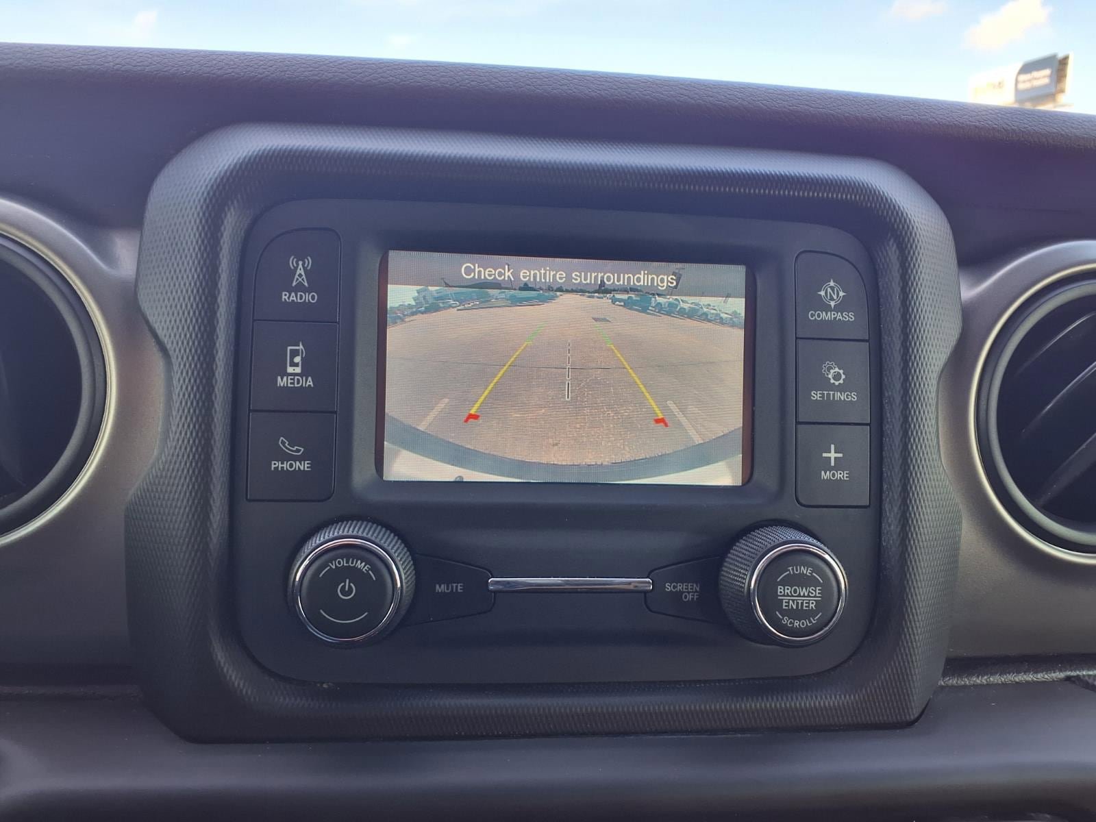 Used 2019 Jeep Wrangler Unlimited Sport S AWD/4WD image 18