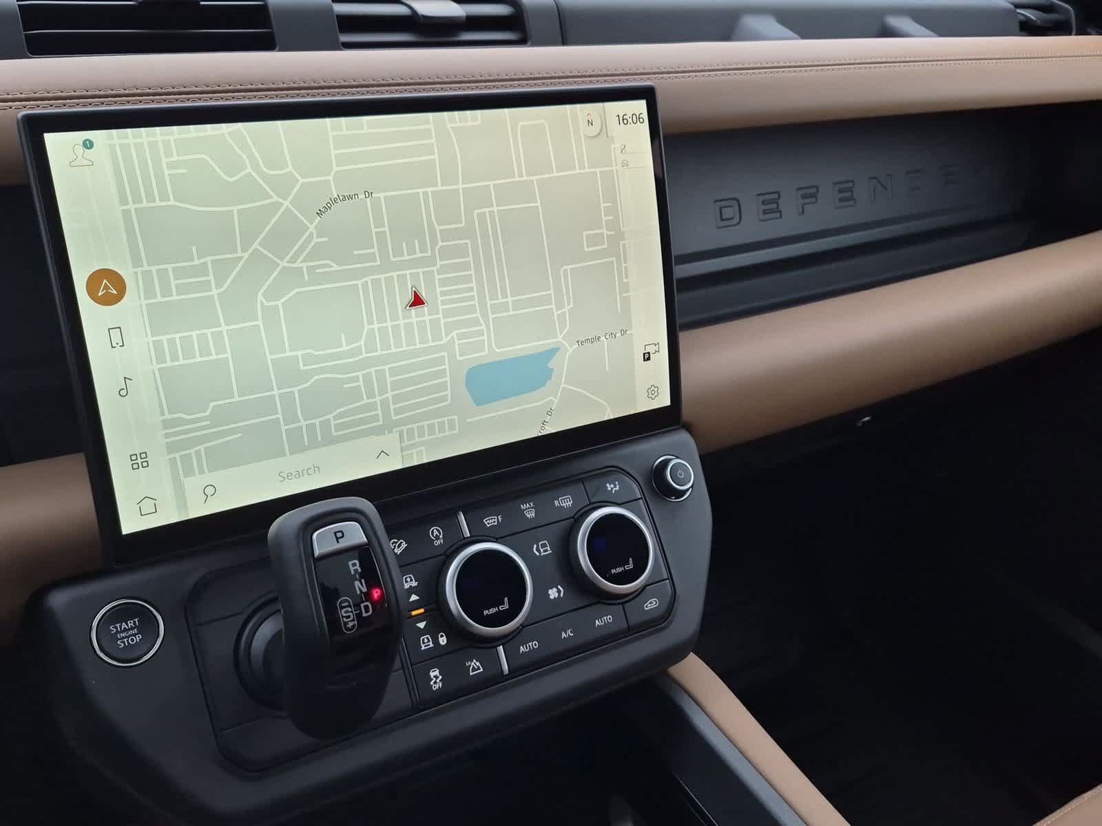 New 2026 Land Rover Defender 110 X-Dynamic SE AWD/4WD image 30