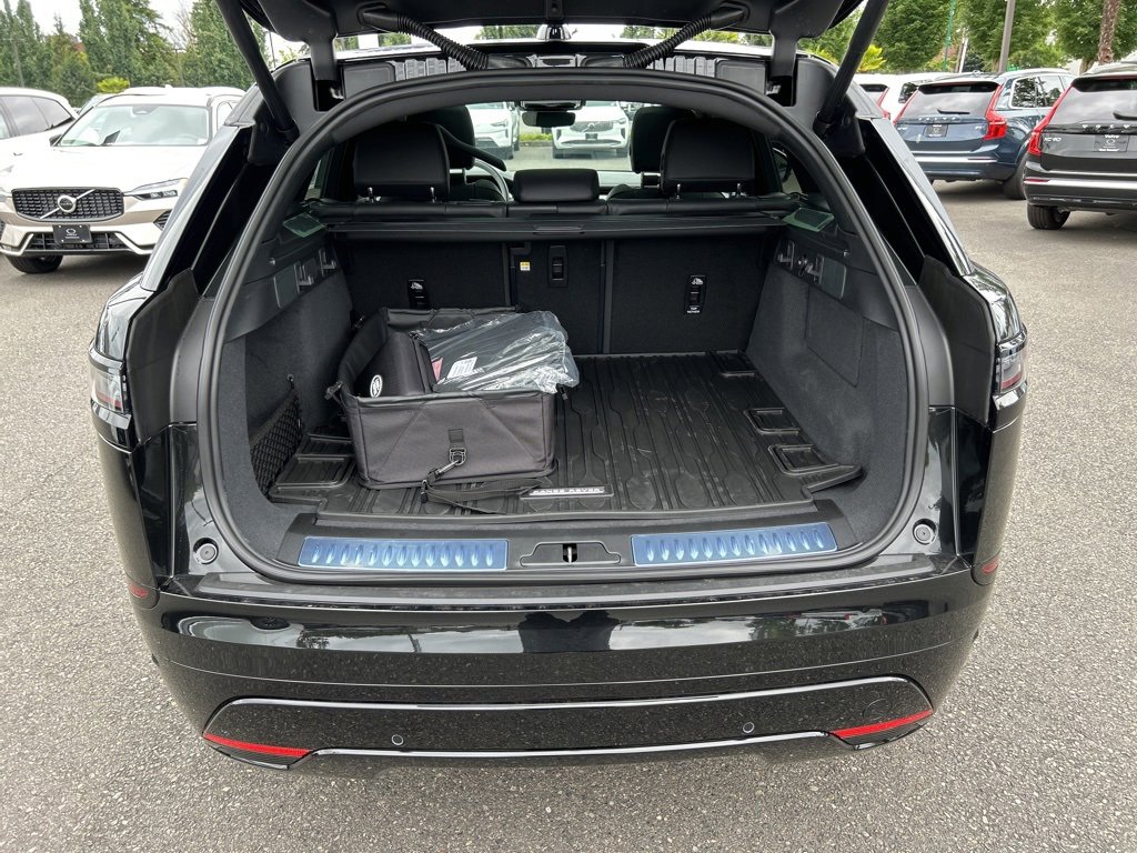 New 2026 Land Rover Range Rover Velar Dynamic SE image 16