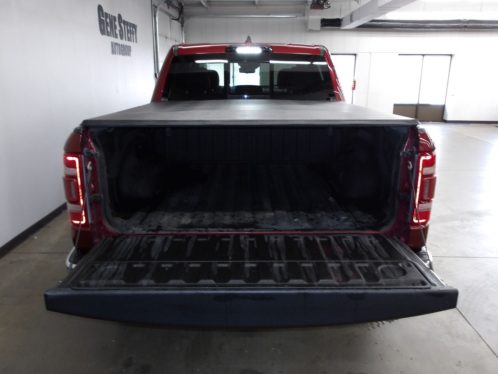 Used 2023 RAM 1500 Limited AWD/4WD image 17