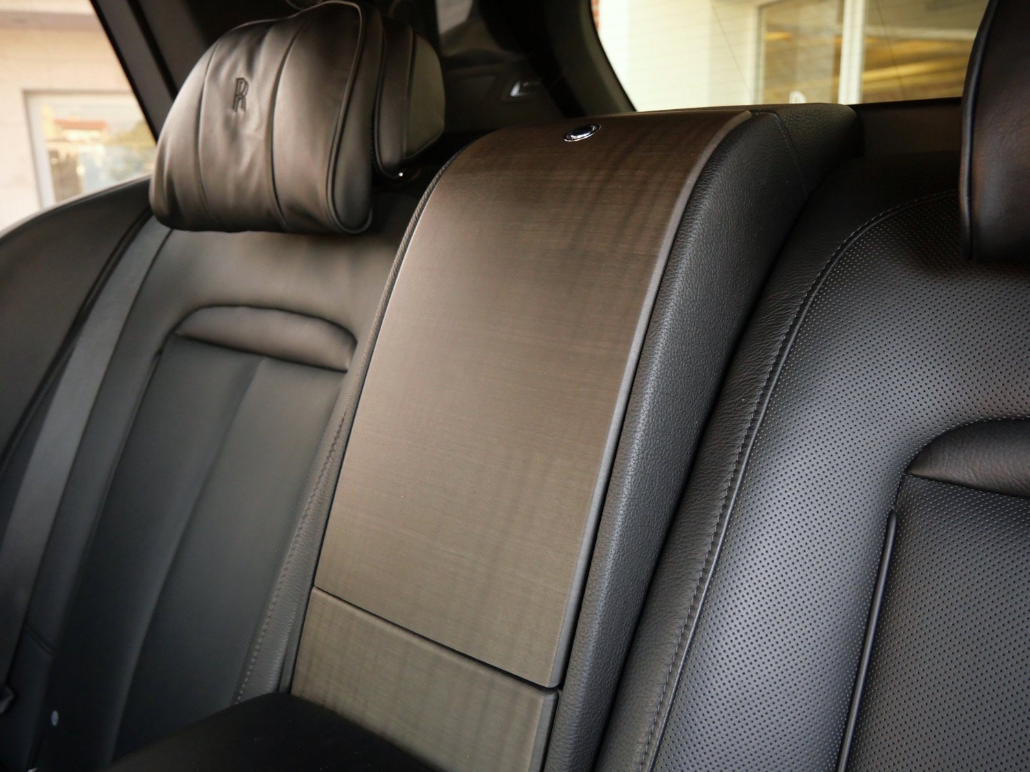 Used 2019 Rolls-Royce Cullinan image 28