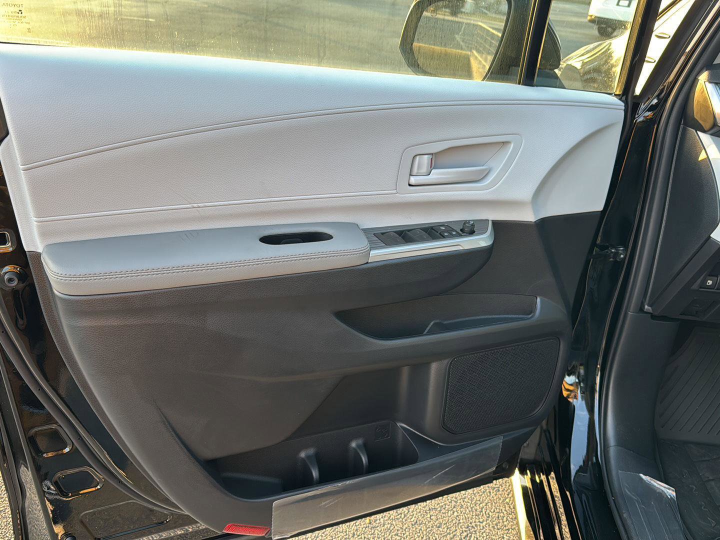 New 2026 Toyota Sienna LE image 14