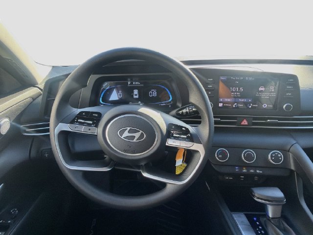New 2026 Hyundai Elantra SE FWD image 21