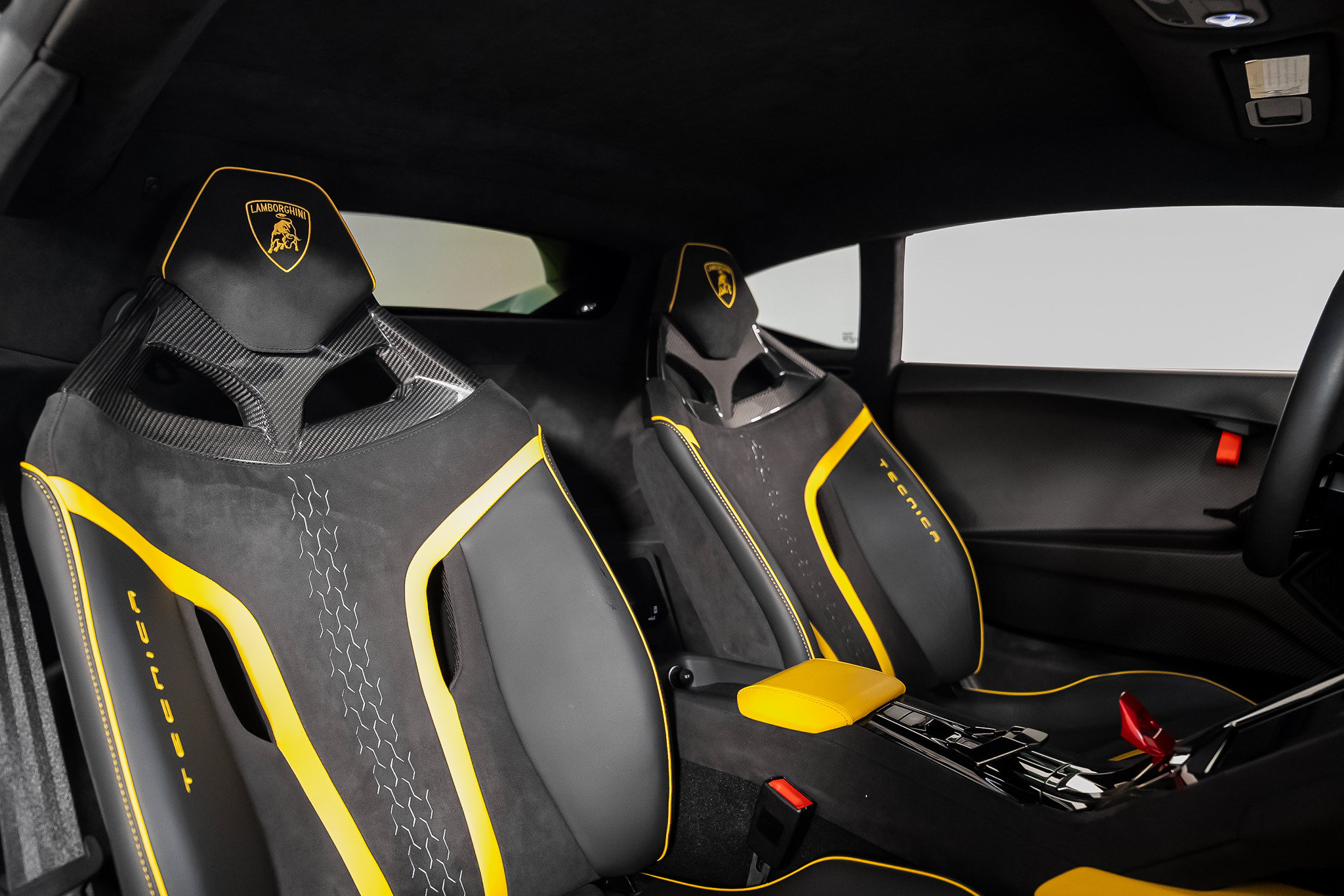 Used 2023 Lamborghini Huracan Tecnica RWD image 38