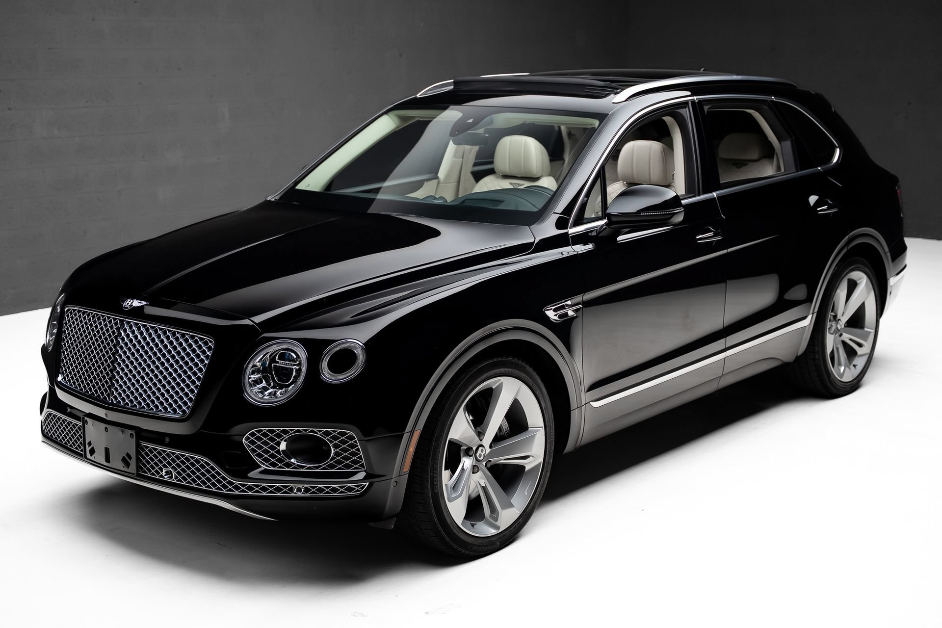 Used 2018 Bentley Bentayga AWD/4WD image 5