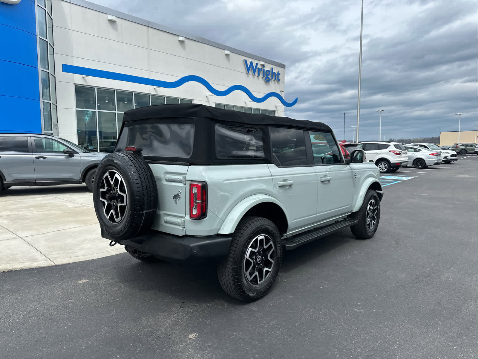 Used 2021 Ford Bronco Outer Banks image 8