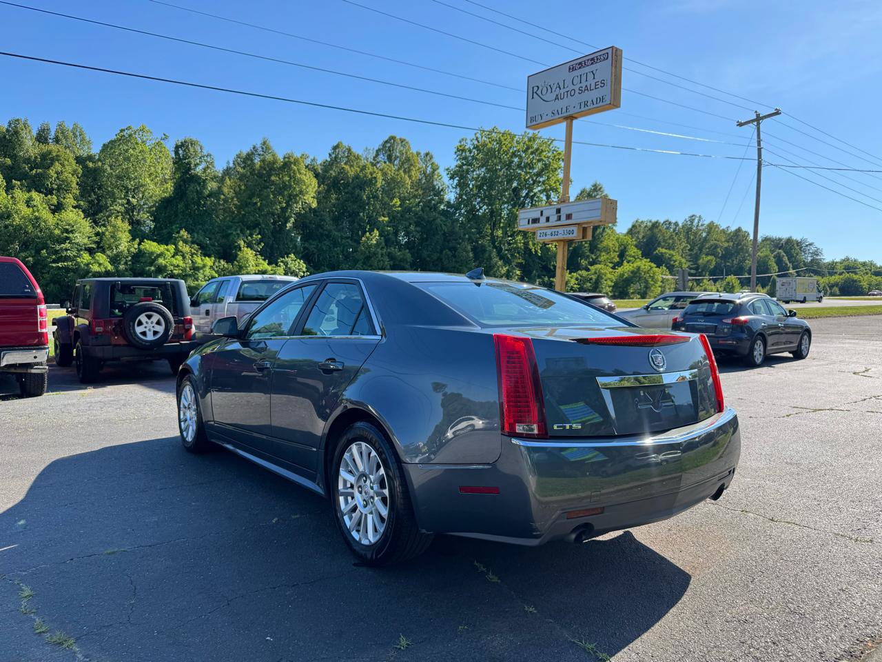 Used 2010 Cadillac CTS Luxury RWD image 7