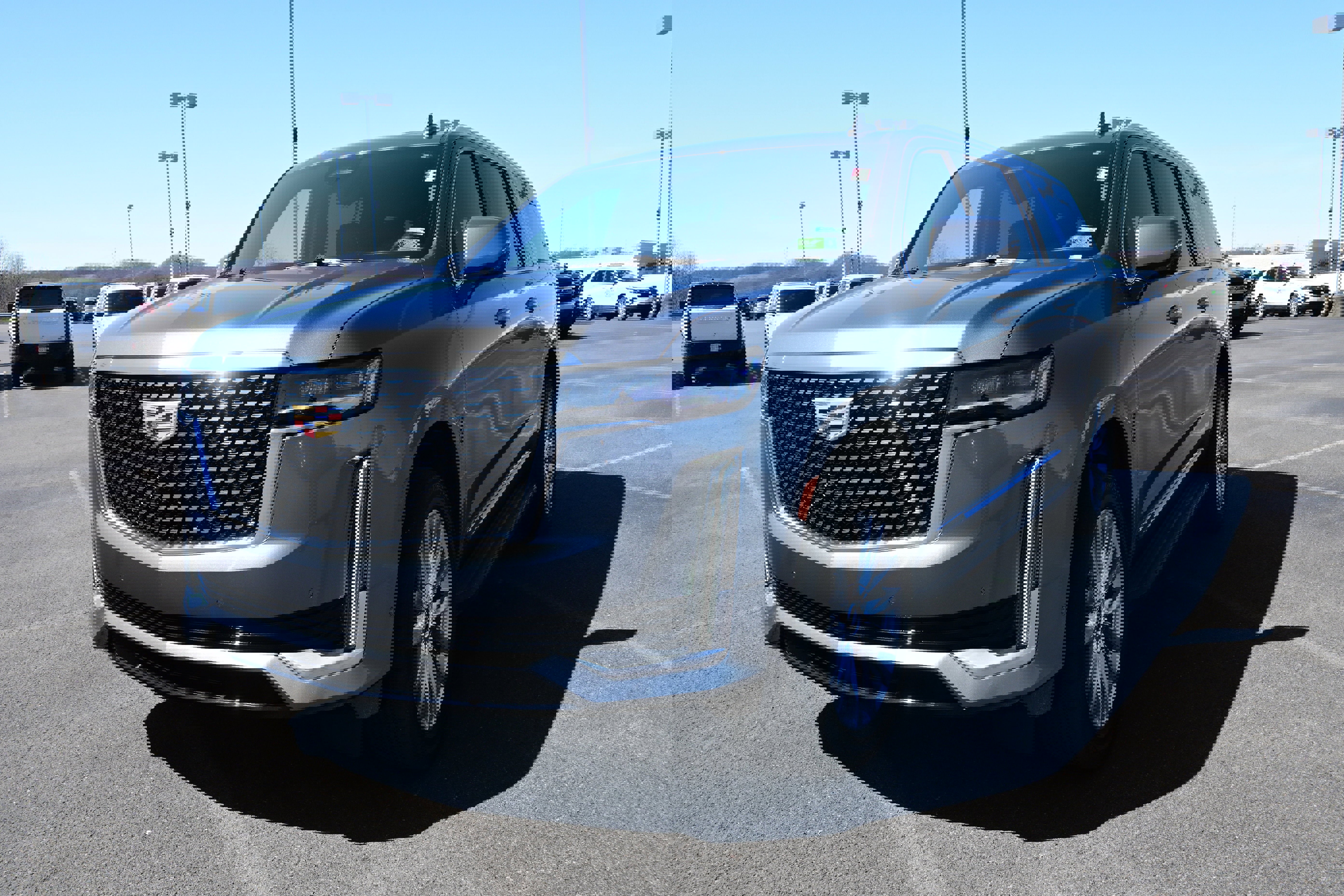 Used 2021 Cadillac Escalade ESV Premium Luxury w/ LPO, Illumination Package image 3