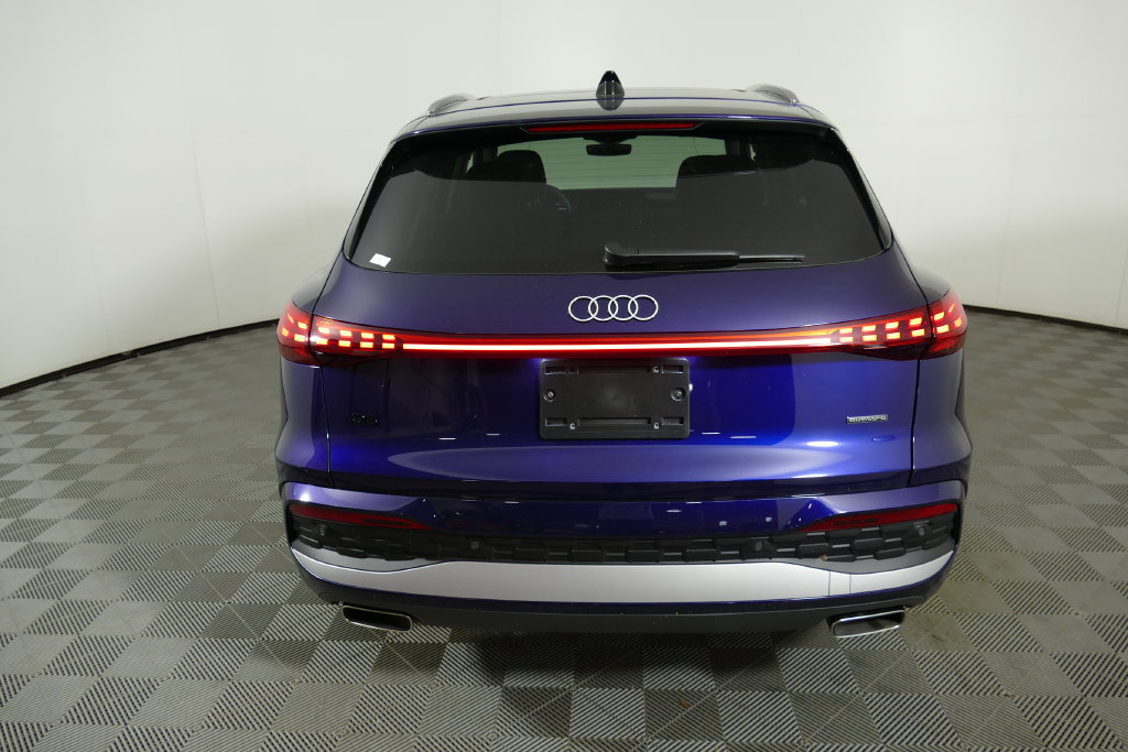 Certified 2025 Audi Q5 Premium w/ Convenience Package AWD/4WD image 4