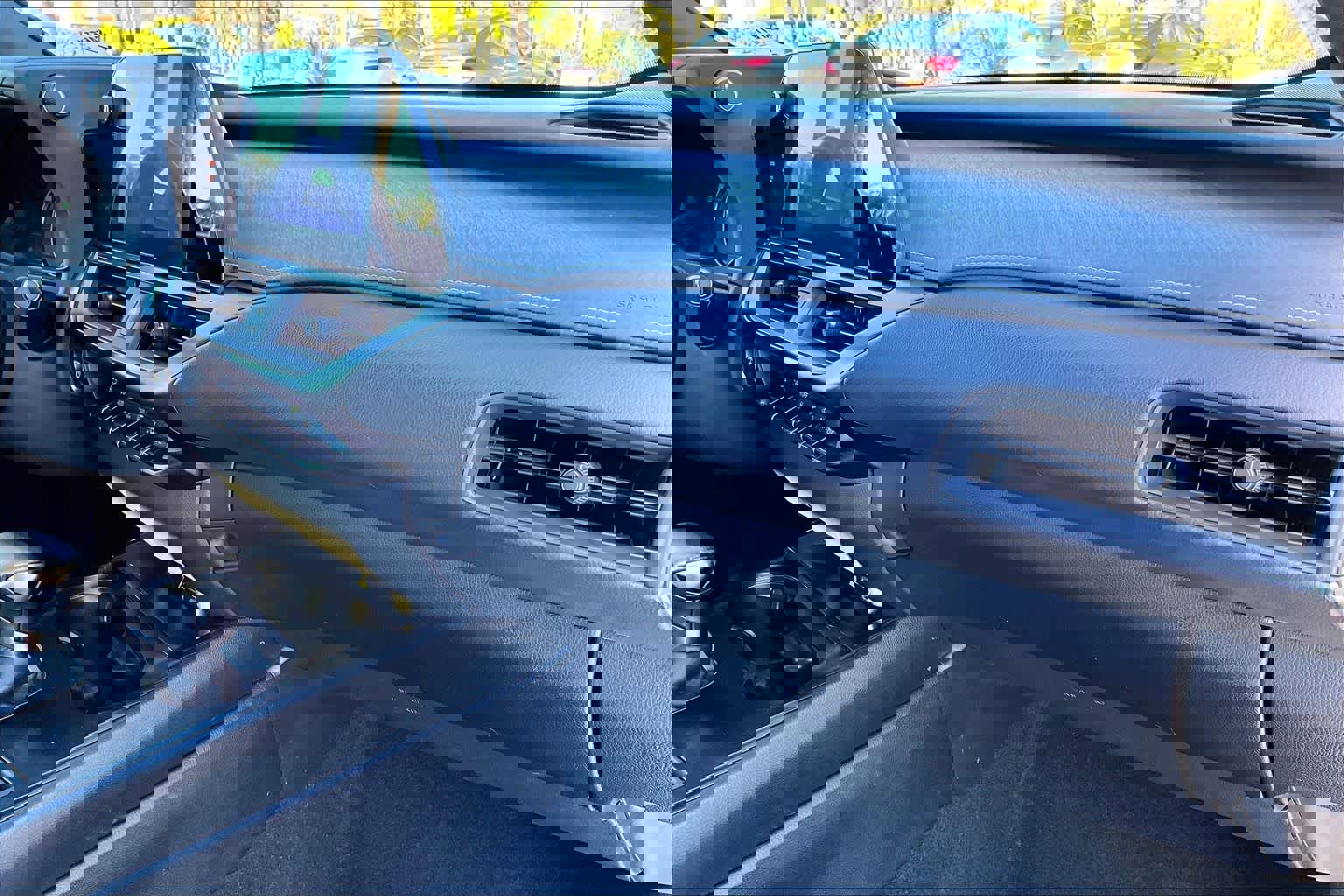 Used 2023 Lexus UX 250h FWD image 17