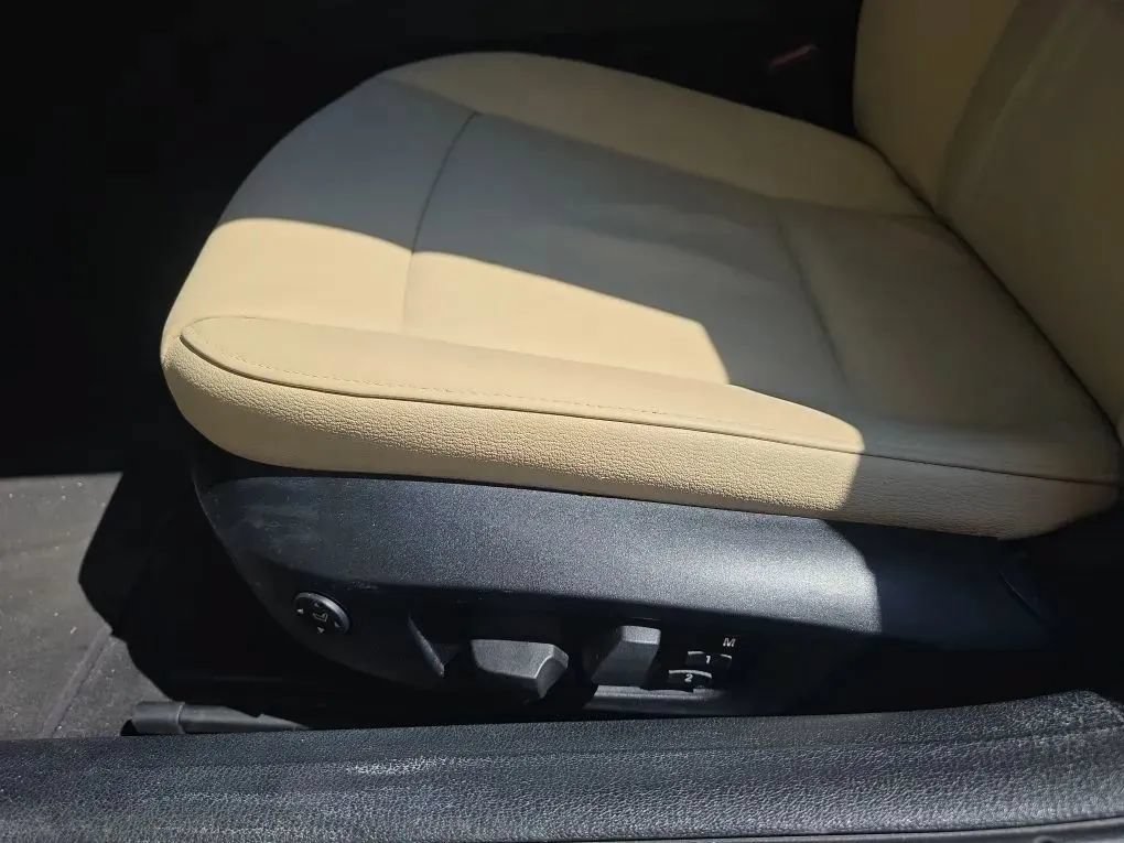 Used 2012 BMW Z4 sDrive35i RWD image 14