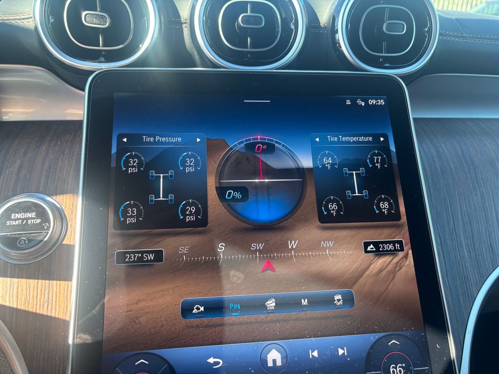 Used 2024 Mercedes-Benz GLC 300 4MATIC image 9