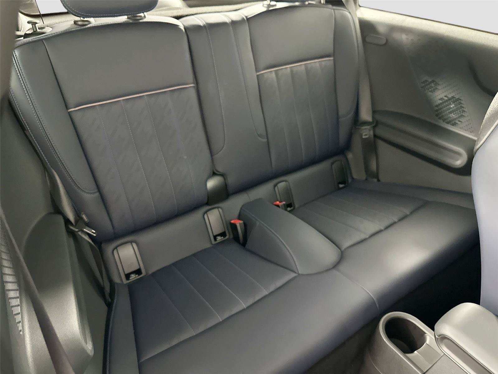 Used 2025 MINI Cooper 2-Door Hardtop FWD image 22