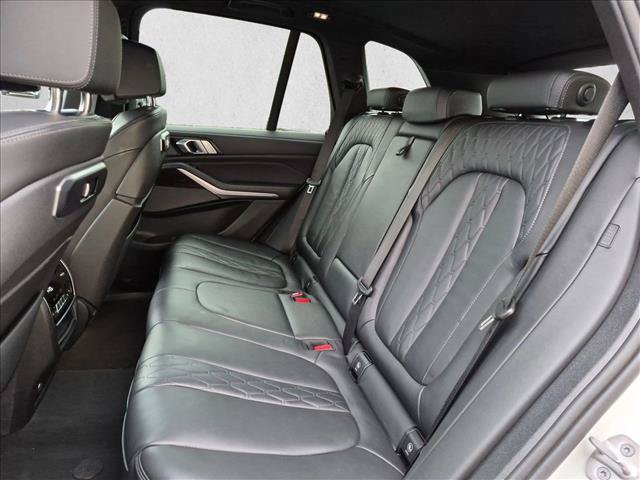 Used 2025 BMW X5 xDrive50e AWD/4WD image 21