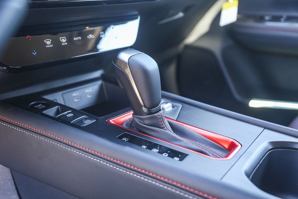 New 2026 Nissan Kicks SR FWD image 37