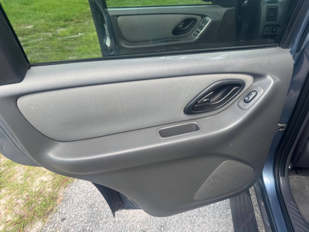 Used 2005 Ford Escape XLT FWD image 21