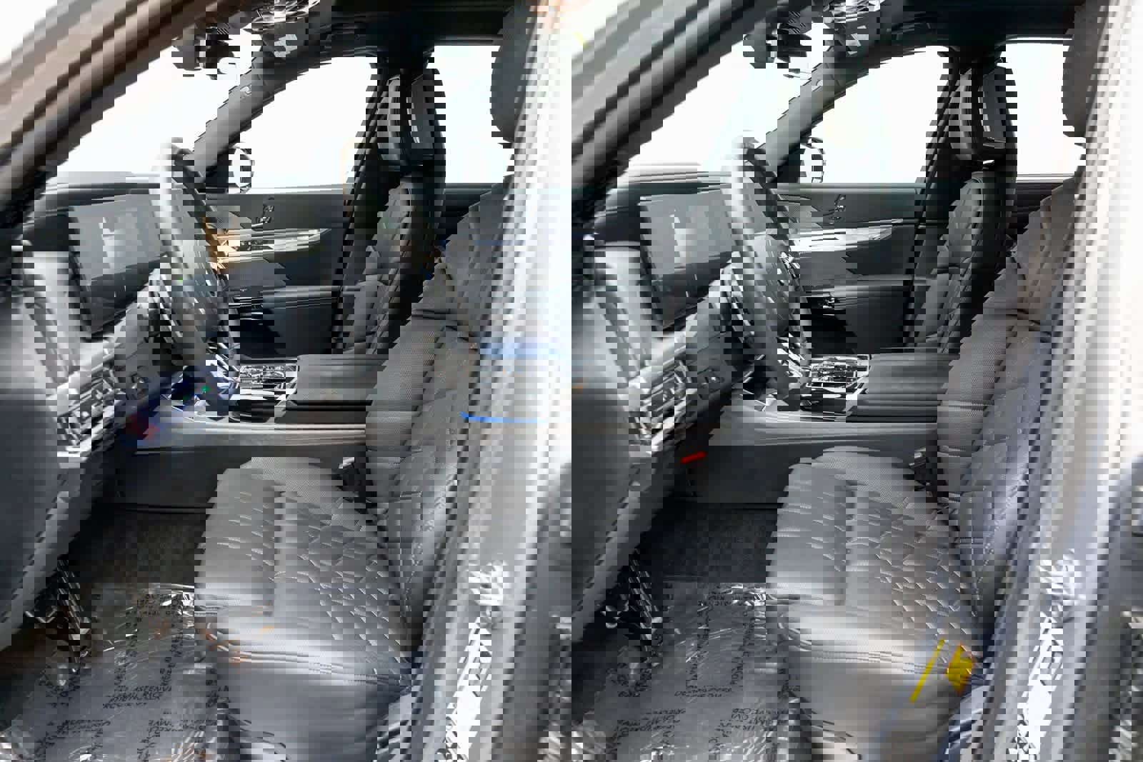 Used 2024 BMW 760i xDrive w/ Executive Package image 11