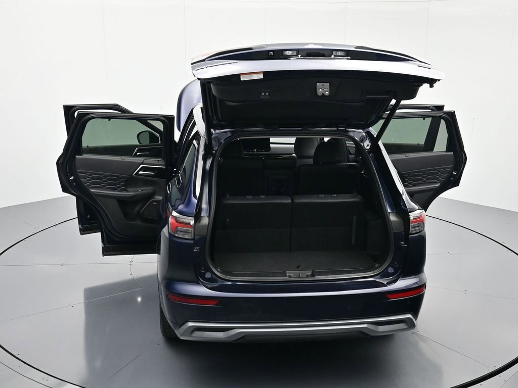 Used 2025 Mitsubishi Outlander SEL image 48