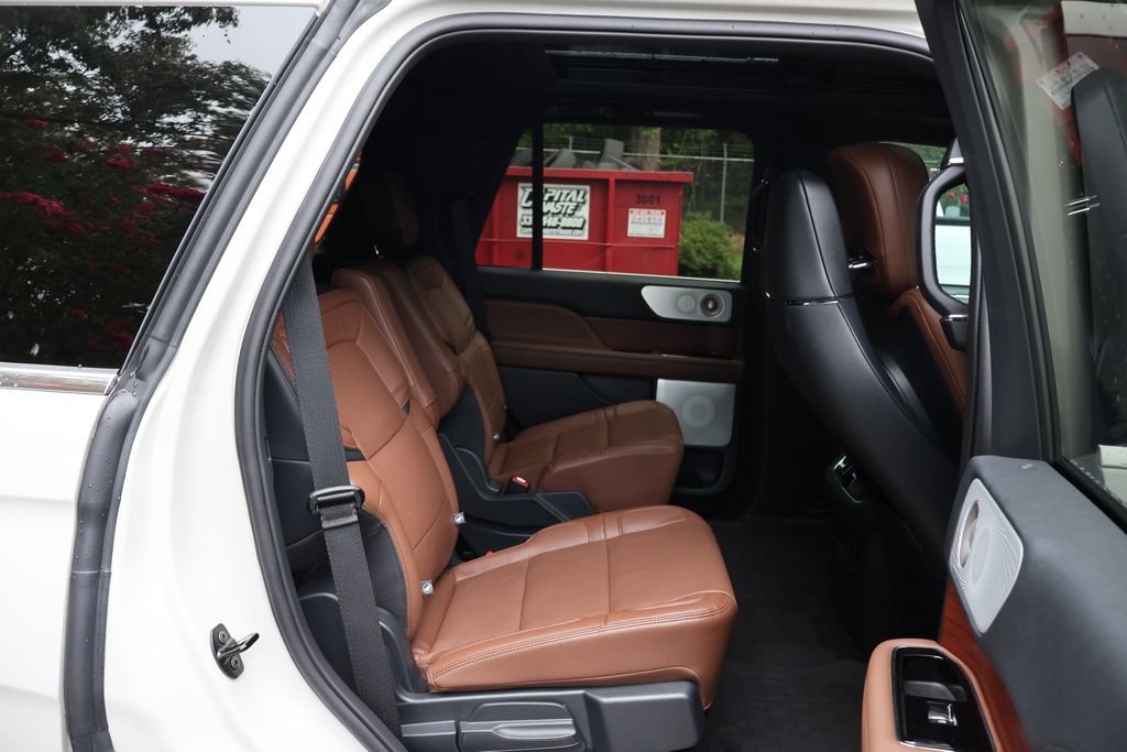 Used 2024 Lincoln Navigator Reserve AWD/4WD image 27