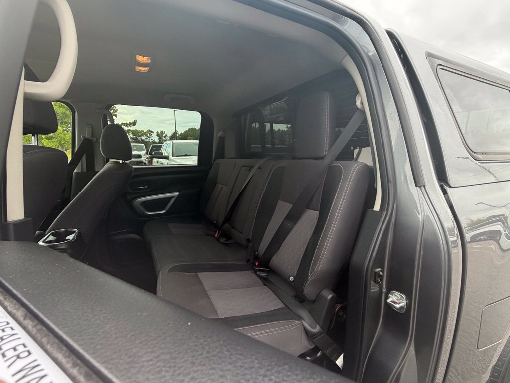 Used 2021 Nissan Titan SV w/ SV Convenience Package RWD image 41