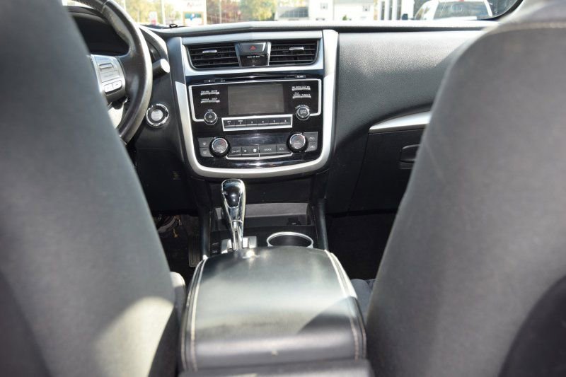 Used 2018 Nissan Altima 2.5 SV image 38