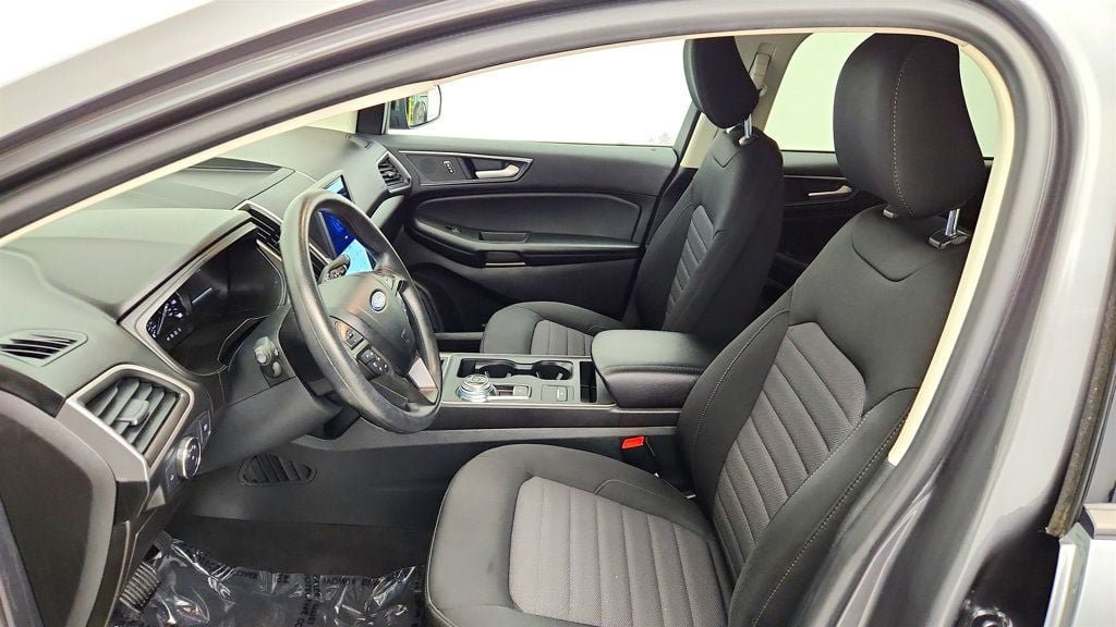 Used 2022 Ford Edge SE w/ Black Appearance Package AWD/4WD image 18