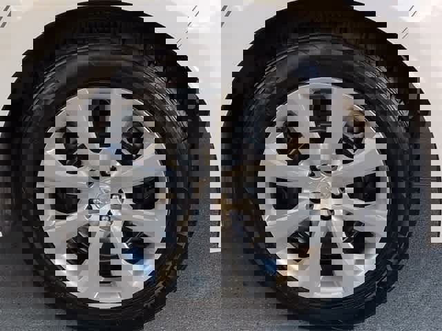 Used 2023 Toyota Corolla LE image 14