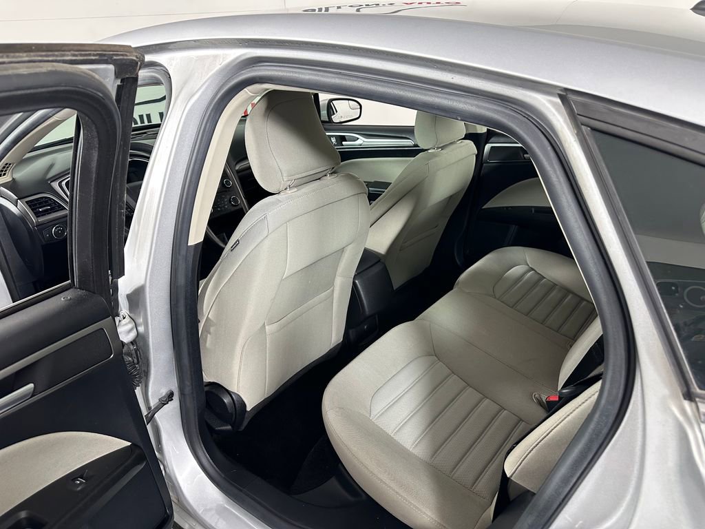 Used 2018 Ford Fusion S FWD image 19