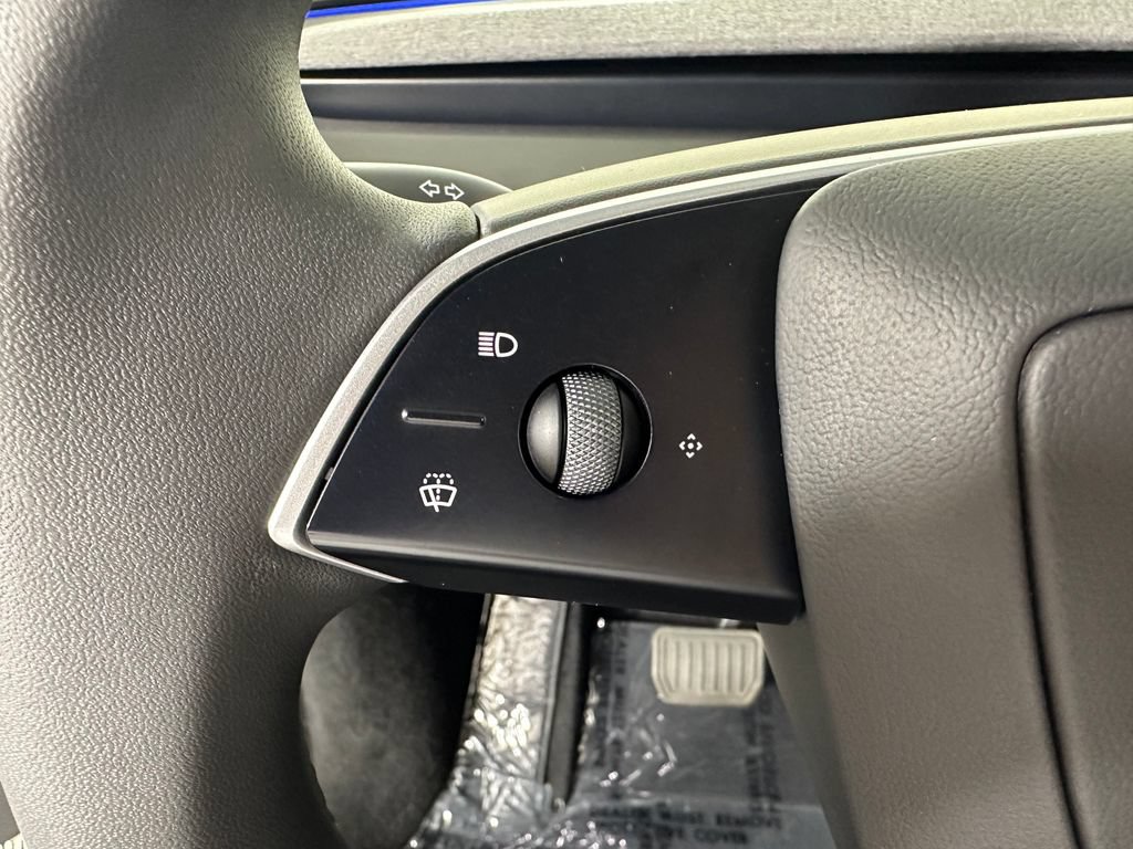 Used 2026 Tesla Model Y AWD image 33