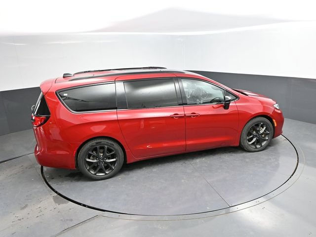Used 2025 Chrysler Pacifica Limited FWD image 44