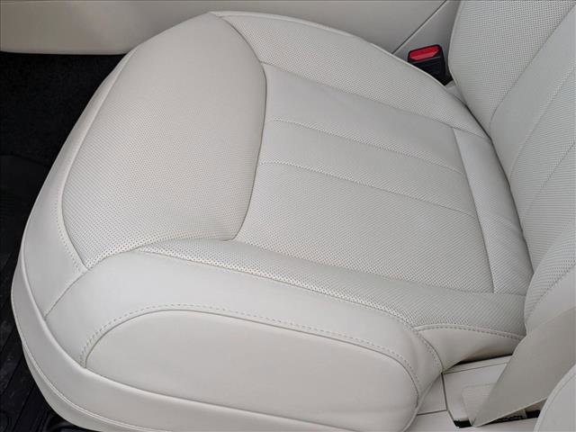 New 2026 Land Rover Range Rover Long Wheelbase SE image 4