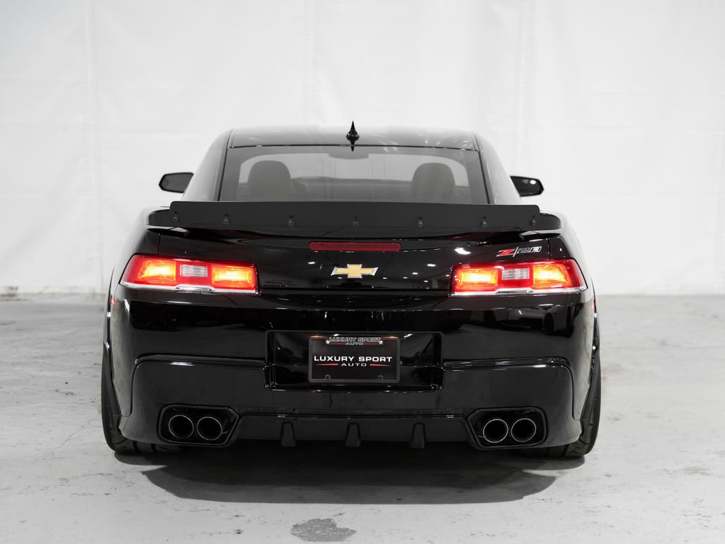 Used 2015 Chevrolet Camaro Z/28 RWD image 4