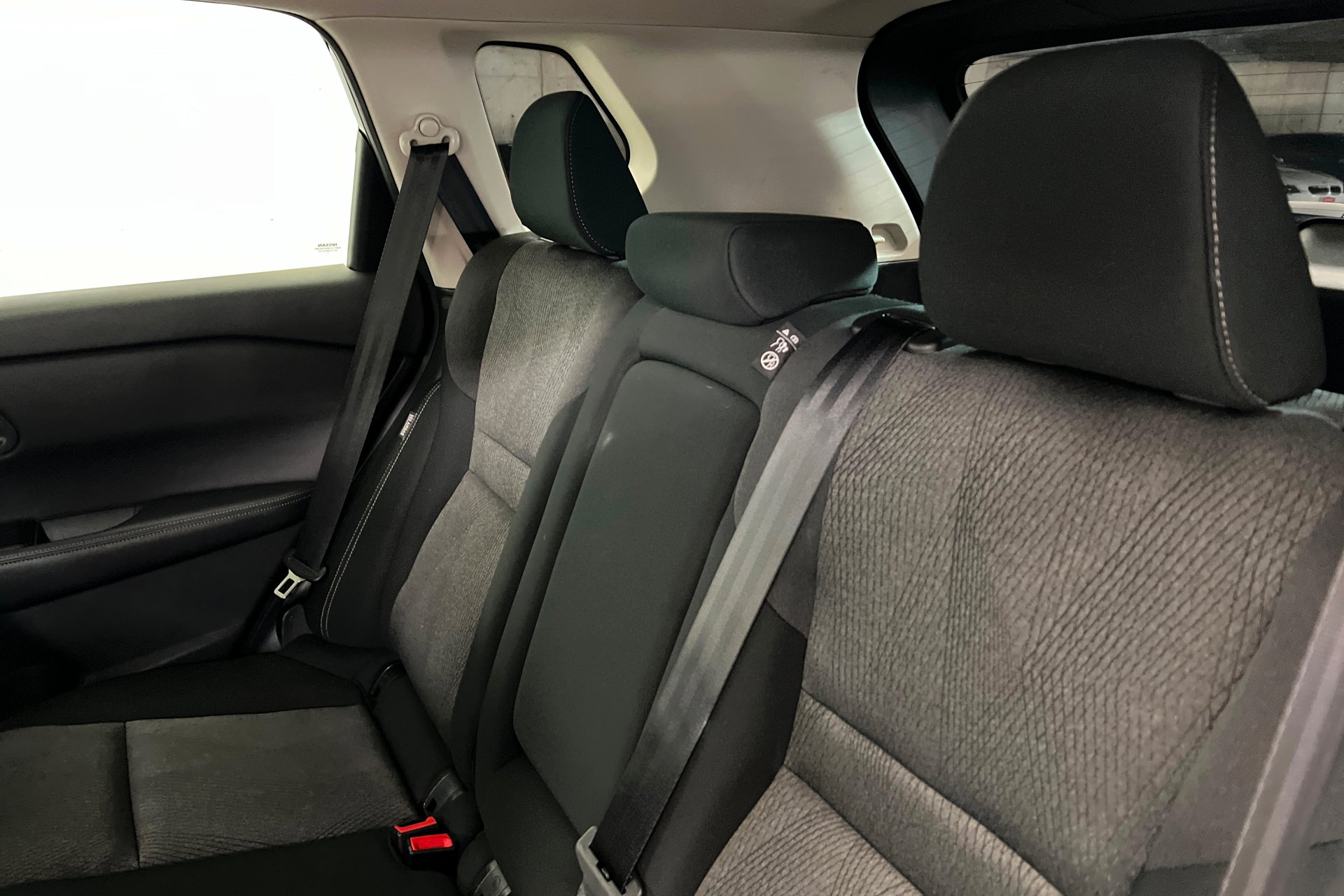Used 2025 Nissan Rogue SV image 21